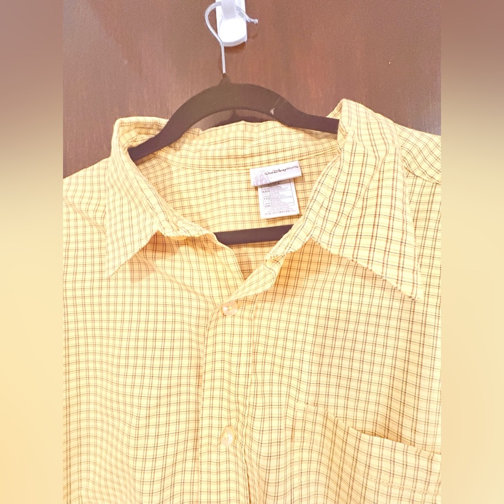 Bundle 3 for $25. Disney Men's Yellow Mickey Short-Sleeve Button-Down Shirt. XXL - Picture 5 of 7